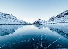 星空入口-洛夫顿社媒分享吃播日常，并提问：海底捞你们喜欢吃什么