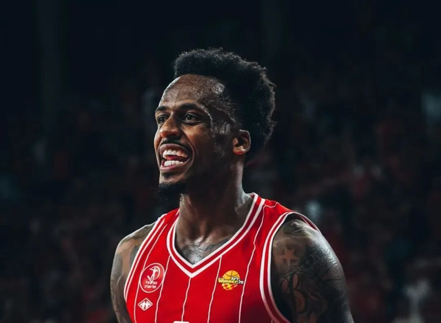 星空体育-重磅：布莱克尼在CBA打假球具体场次曝光，由此联想广东40分惨败